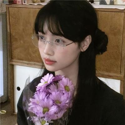 高举爱国语